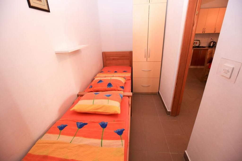 Apartments Franc Povljana Chambre photo