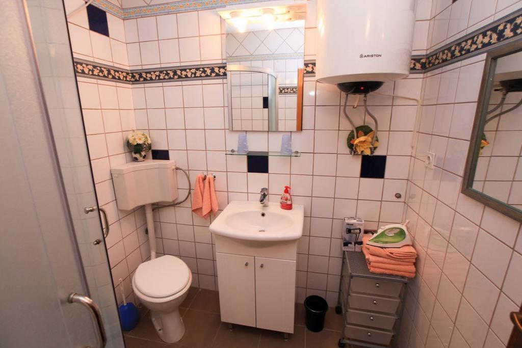 Apartments Franc Povljana Chambre photo