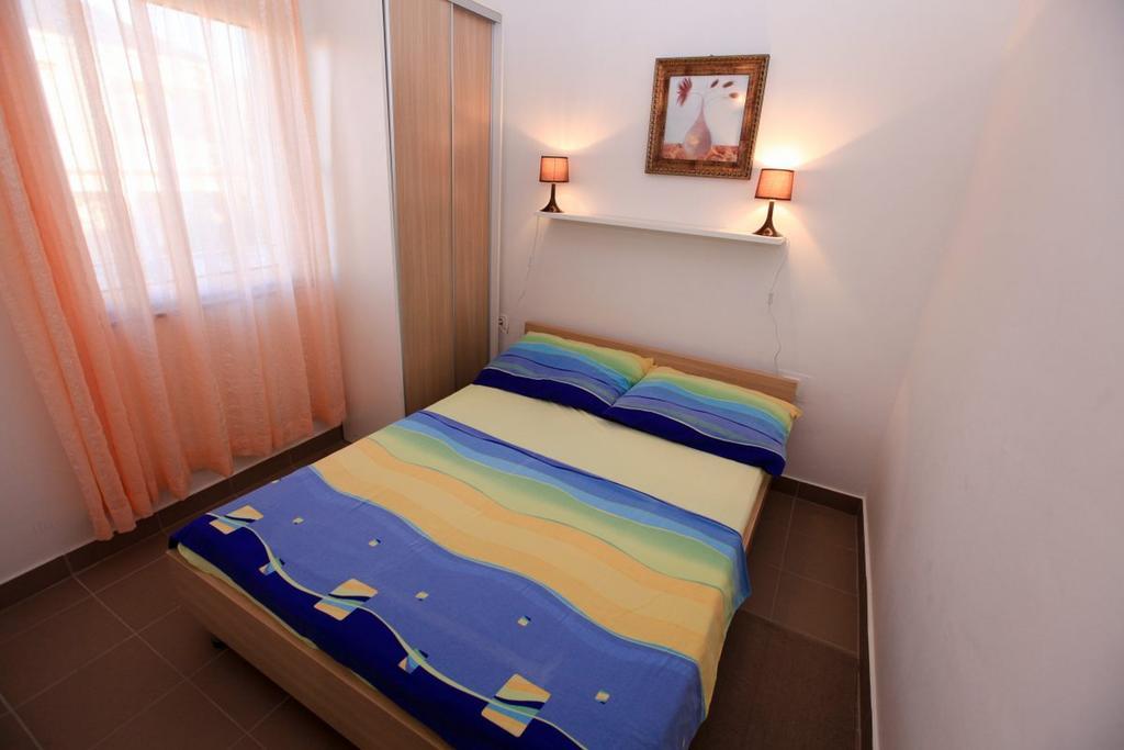 Apartments Franc Povljana Chambre photo